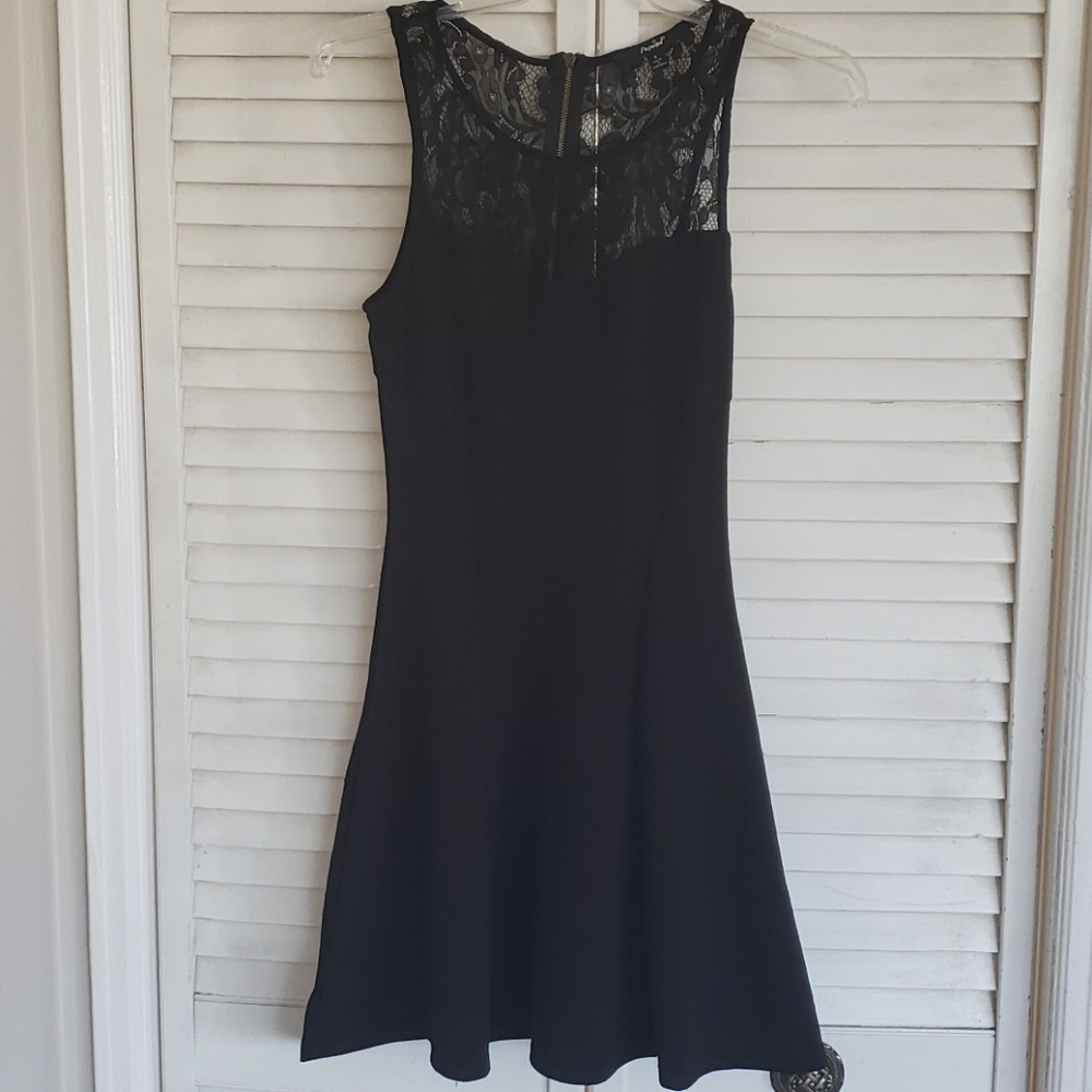 PAPAYA Black Sleeveless Skater Dress, Small